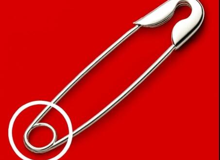 Emniyet İğnesindeki O Küçük Deliğin Amacı Nedir